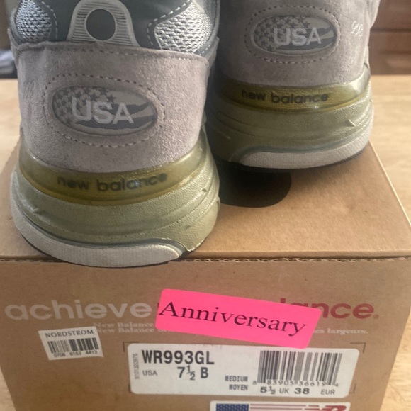 Made in U.S.A New Balance size 7 1/2 B bought from Nordstrom - Picture 1 of 3